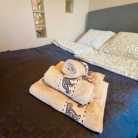 Apartament Roentgena 16 Przy Centrum Onkologii I Klinice Novum Warsawa Bagian luar foto